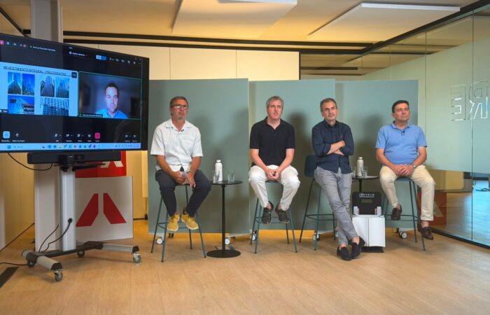 Ponentes del webinar técnico sobre la rehabilitación del edificio de Campanar, centrado en la seguridad, la ingeniería y las soluciones para fachadas ventiladas.