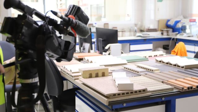 Proceso de fabricación de las piezas cerámicas de FAVEKER para la rehabilitación del edificio Campanar de Valencia en la planta de Alcorisa.